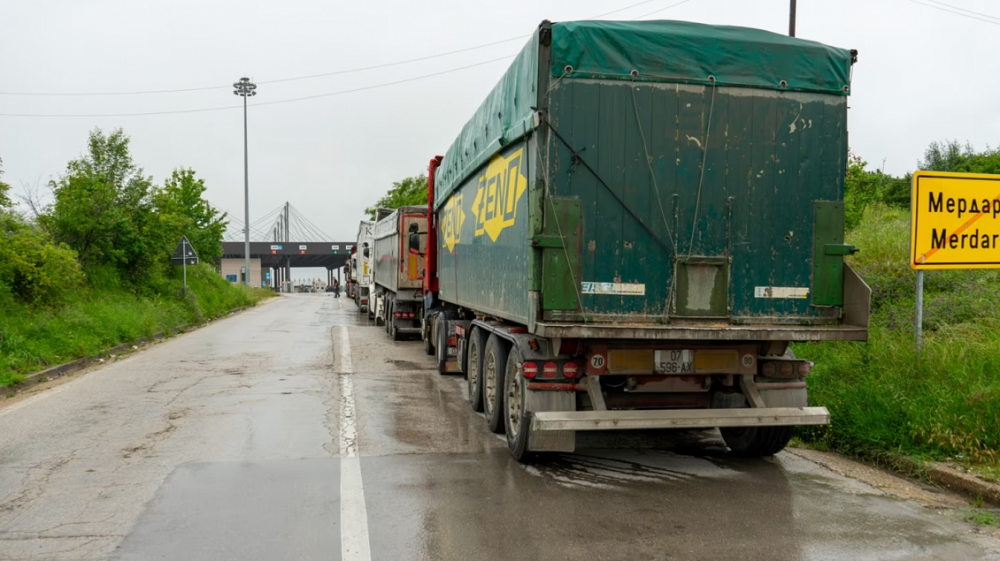 Bllokada ne kufi, kompanite nga Kosova e Serbia humbin miliona euro